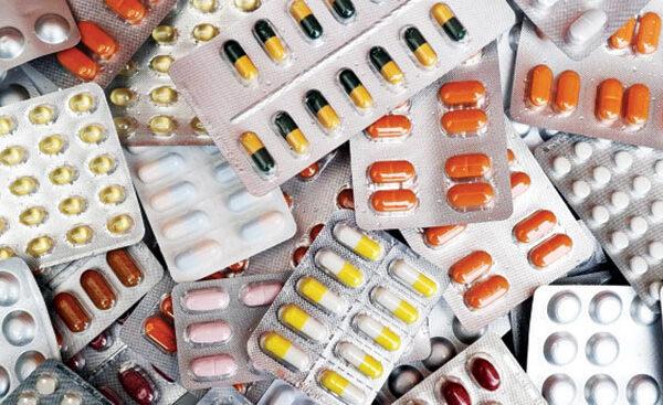 දරුවන්ට, ව්‍යාජ ලියවිලි, ප්‍රෙඩ්නිසලෝන්, සෞඛ්‍ය වෘත්තිකයන්ගේ ජාතික ව්‍යාපාරය, අපරාධ විමර්ශන දෙපාර්තමේන්තුව